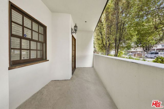 156 S Oak Knoll Avenue 101, Pasadena, CA 91101