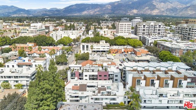 156 S Oak Knoll Avenue 101, Pasadena, CA 91101