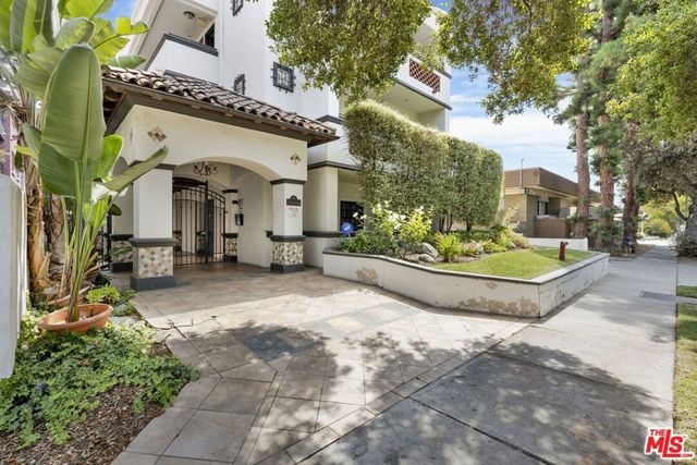 156 S Oak Knoll Avenue 101, Pasadena, CA 91101