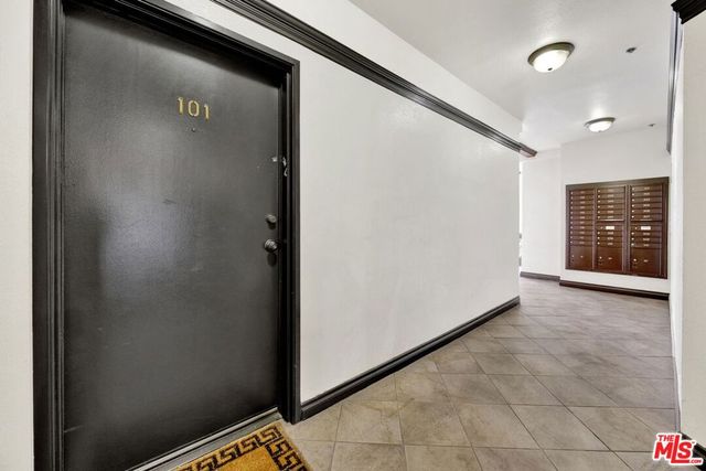 156 S Oak Knoll Avenue 101, Pasadena, CA 91101