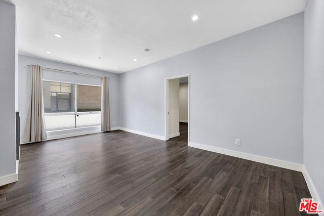 156 S Oak Knoll Avenue 101, Pasadena, CA 91101