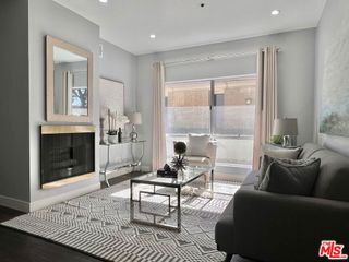 156 S Oak Knoll Avenue 101, Pasadena, CA 91101