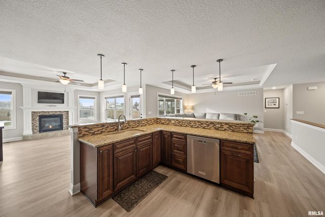 4501 W 14TH Street, Davenport, IA 52804