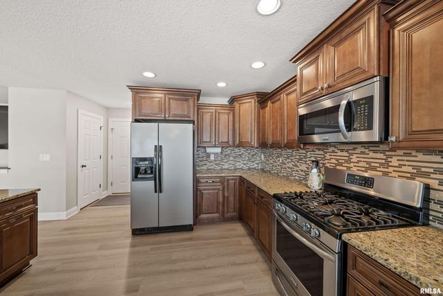 4501 W 14TH Street, Davenport, IA 52804