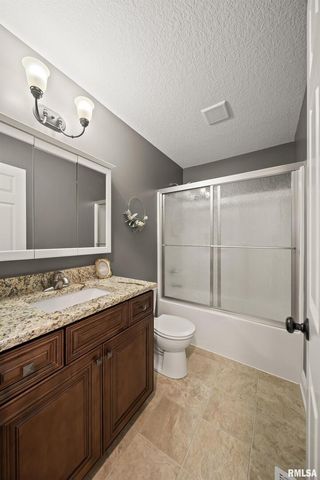 4501 W 14TH Street, Davenport, IA 52804