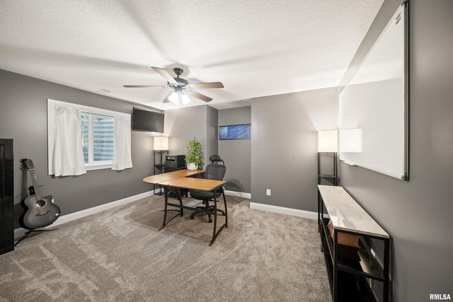 4501 W 14TH Street, Davenport, IA 52804