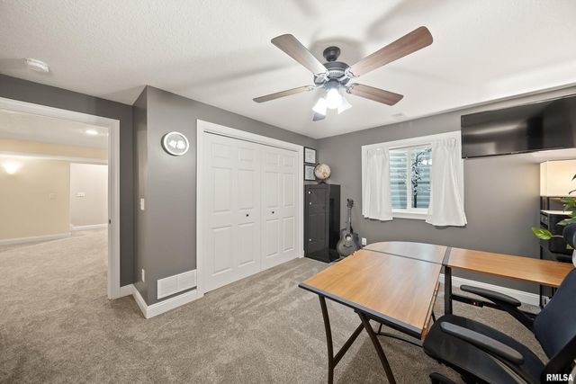 4501 W 14TH Street, Davenport, IA 52804