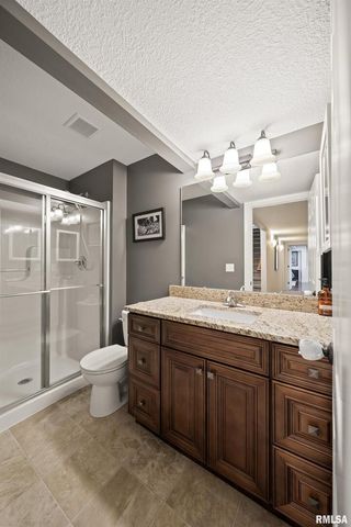 4501 W 14TH Street, Davenport, IA 52804