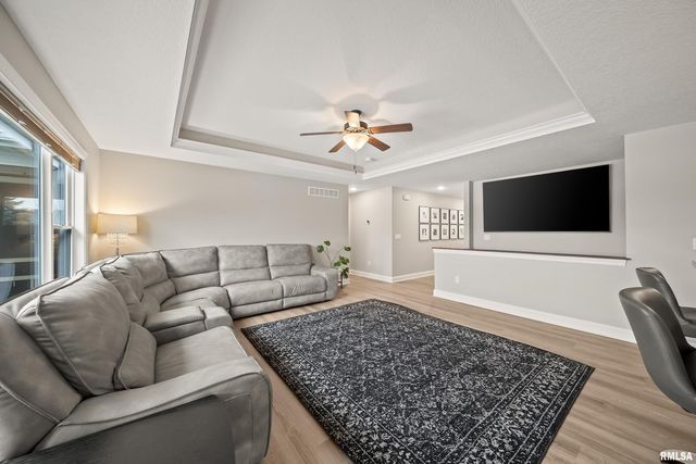 4501 W 14TH Street, Davenport, IA 52804