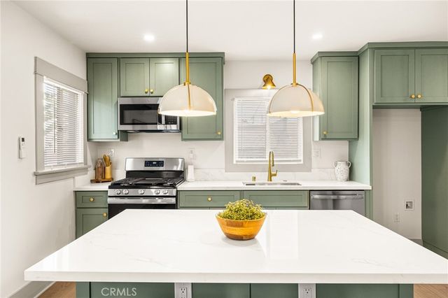 1132 W 56th, Los Angeles, CA 90037
