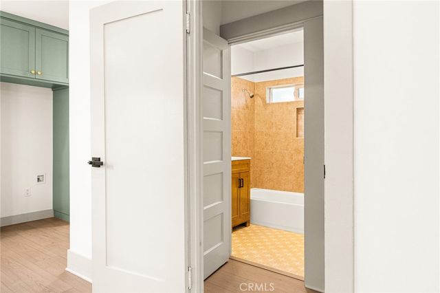 1132 W 56th, Los Angeles, CA 90037