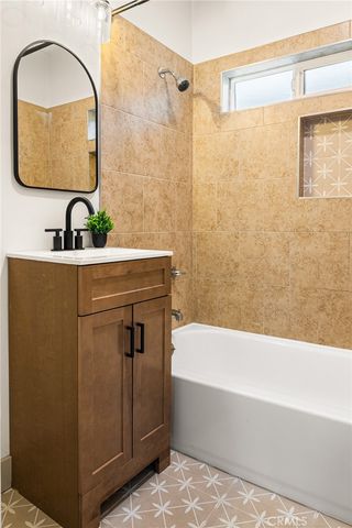 1132 W 56th, Los Angeles, CA 90037