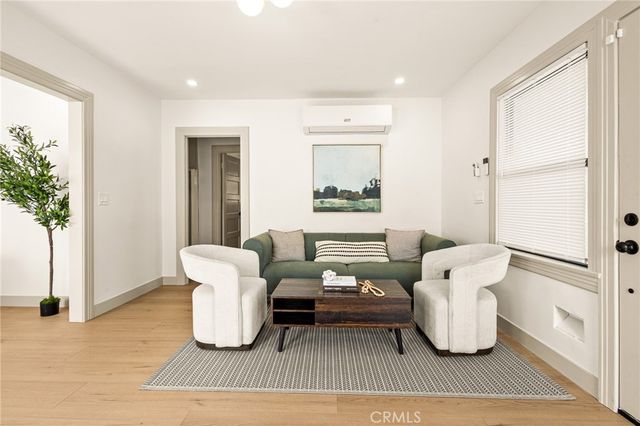 1132 W 56th, Los Angeles, CA 90037