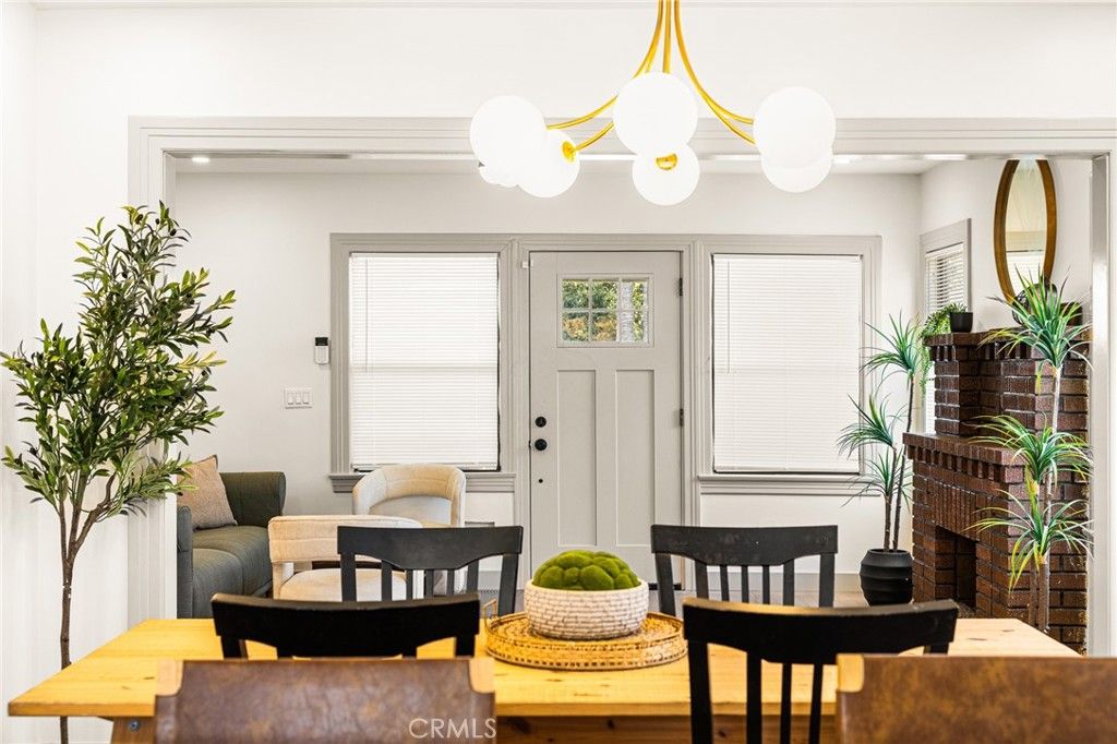 Image 10 of property listing at 1132 W 56th, Los Angeles, CA 90037
