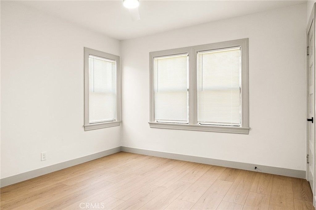 Image 15 of property listing at 1132 W 56th, Los Angeles, CA 90037