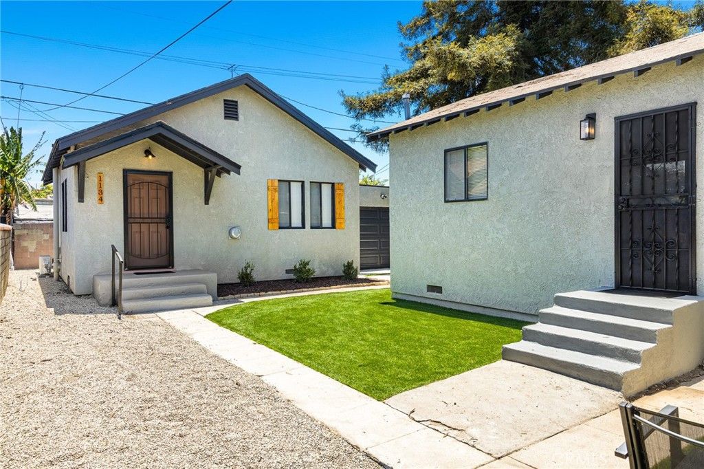 Image 26 of property listing at 1132 W 56th, Los Angeles, CA 90037