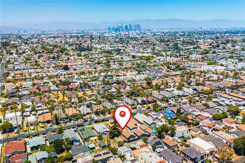 Image 43 of property listing at 1132 W 56th, Los Angeles, CA 90037