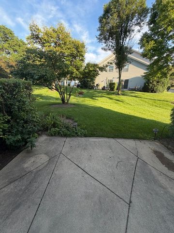 371 Wisteria Drive, Streamwood, IL 60107