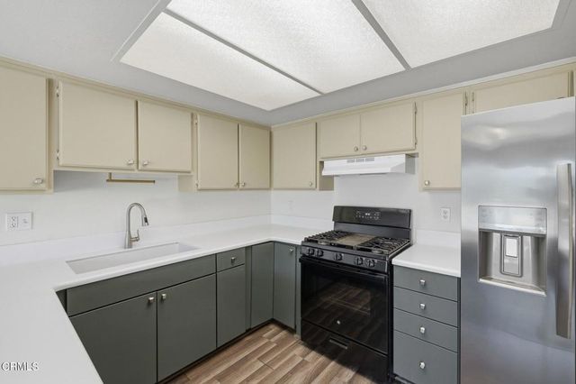 529 W Santa Barbara Street, Santa Paula, CA 93060