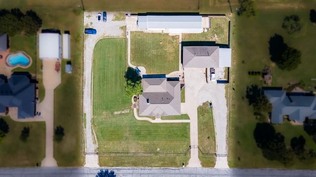 4768 Pebble Creek Drive, Aubrey, TX 76227