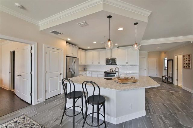 15145 Palmer Lake CIR 19-102, Naples, FL 34109