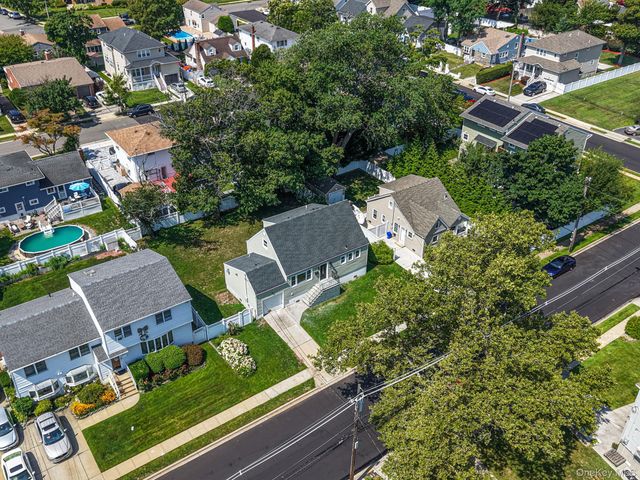 556 S Bayview Avenue, Freeport, NY 11520