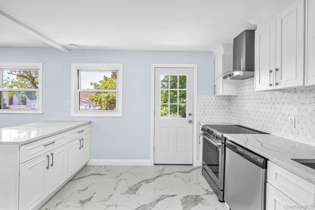 556 S Bayview Avenue, Freeport, NY 11520