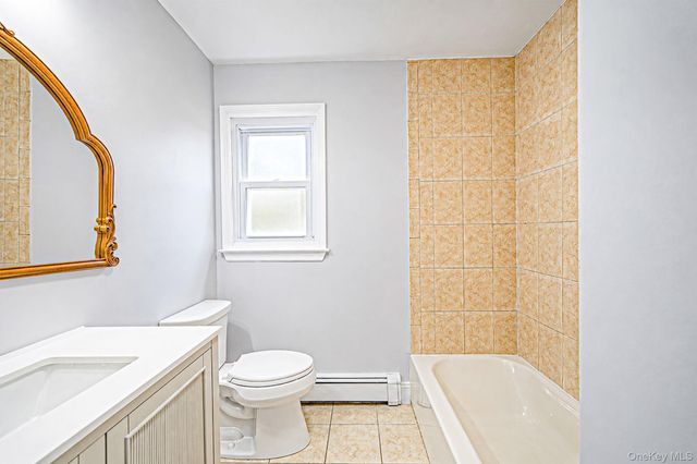 556 S Bayview Avenue, Freeport, NY 11520
