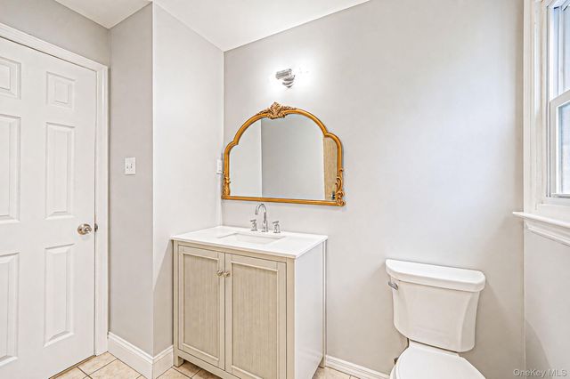 556 S Bayview Avenue, Freeport, NY 11520