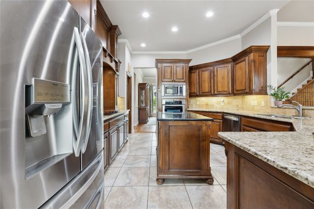 532 Conquistador Court, Edmond, OK 73025