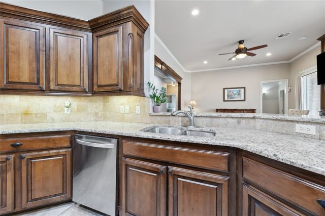 532 Conquistador Court, Edmond, OK 73025