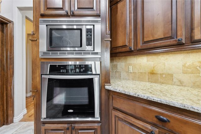 532 Conquistador Court, Edmond, OK 73025