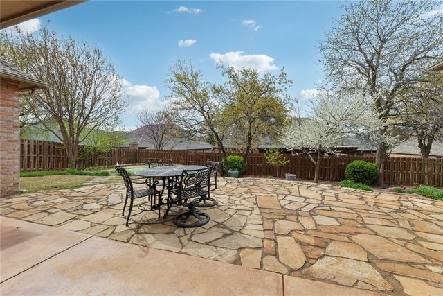 532 Conquistador Court, Edmond, OK 73025