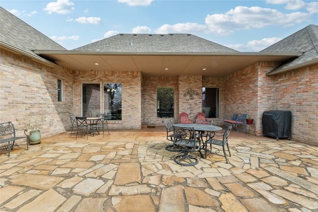 532 Conquistador Court, Edmond, OK 73025