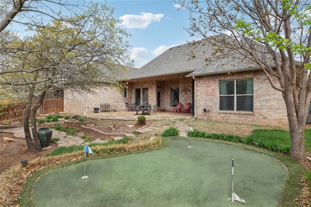 532 Conquistador Court, Edmond, OK 73025