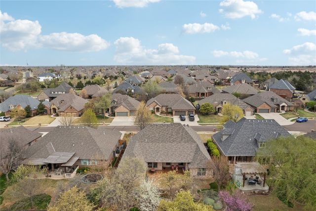 532 Conquistador Court, Edmond, OK 73025