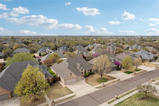 532 Conquistador Court, Edmond, OK 73025
