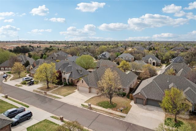 532 Conquistador Court, Edmond, OK 73025