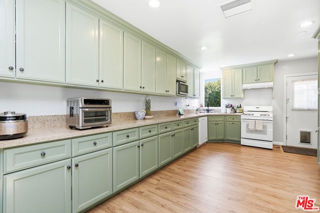 7501 Earldom Avenue, Playa Del Rey (los Angeles), CA 90293