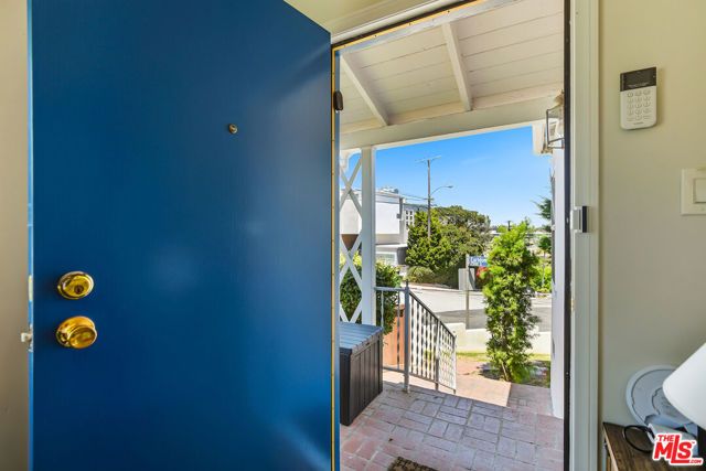7501 Earldom Avenue, Playa Del Rey (los Angeles), CA 90293