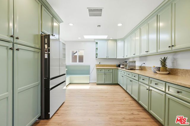 7501 Earldom Avenue, Playa Del Rey (los Angeles), CA 90293