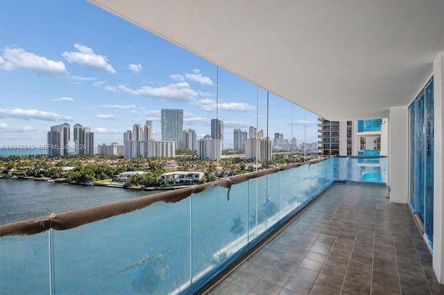 19707 Turnberry Way 14F, Aventura, FL 33180