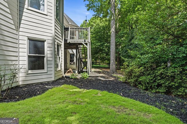 3240 Creek Trace W, Powder Springs, GA 30127
