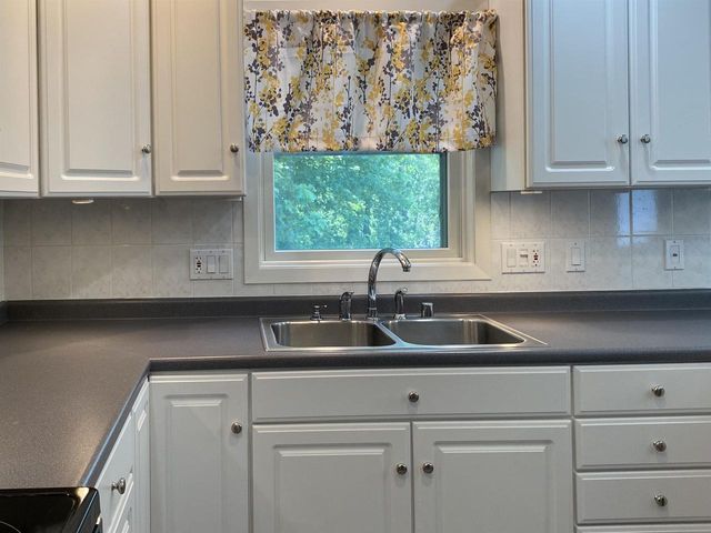 102 Dexter Drive, Cambria, WI 53923