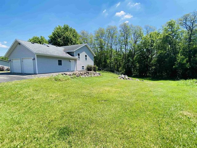 102 Dexter Drive, Cambria, WI 53923