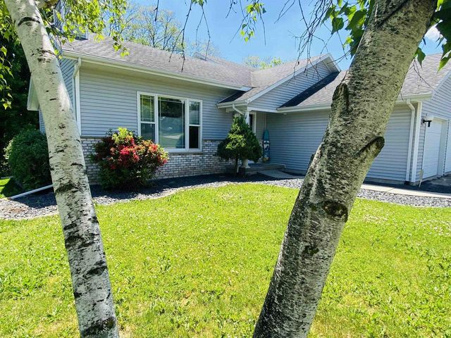 102 Dexter Drive, Cambria, WI 53923