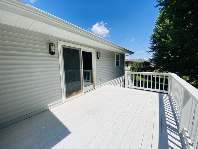 102 Dexter Drive, Cambria, WI 53923