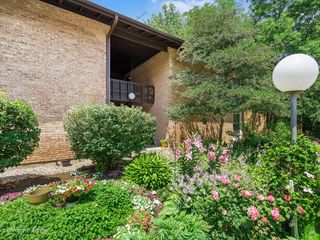 5536 E Lake Drive 68-C, Lisle, IL 60532