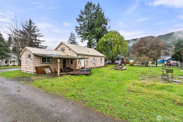 1507 Park Avenue, Raymond, WA 98577