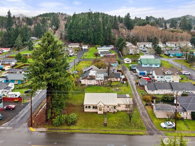 1507 Park Avenue, Raymond, WA 98577